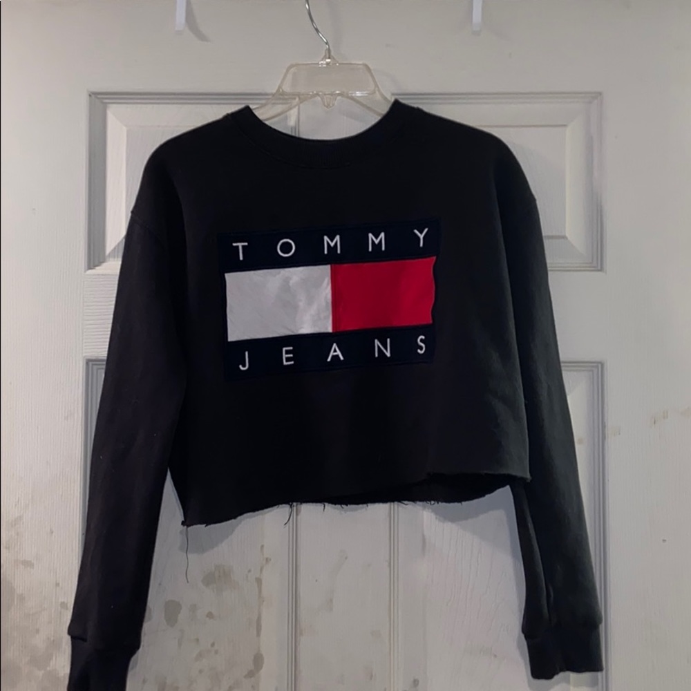 Tommy Hilfiger Black Cropped Sweatshirt with Red and White Logo